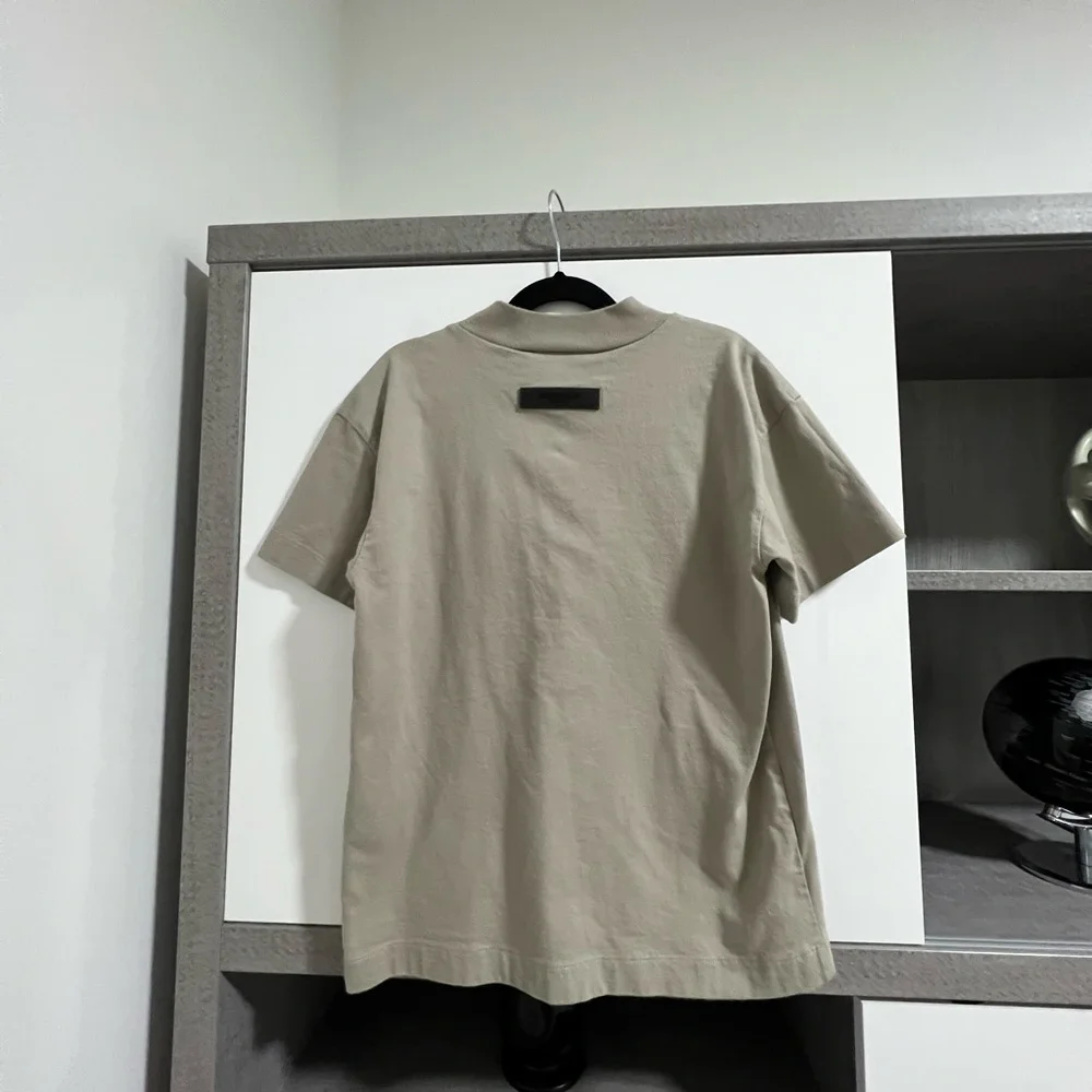 Essentials t-shirt - Picture 2 of 4